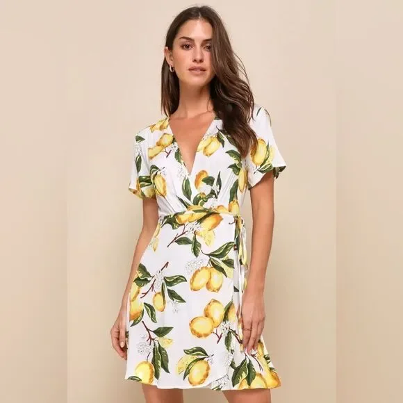 Lulus NWT A La Tart White and Yellow Lemon Print Wrap Dress size M - Picture 1 of 5